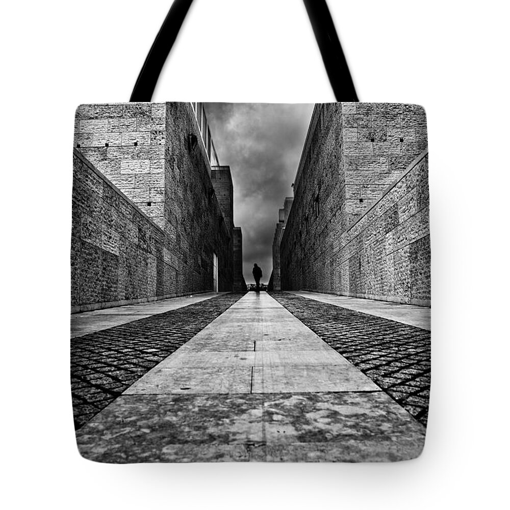 City Tote Bag featuring the photograph Moments by Jorge Maia
