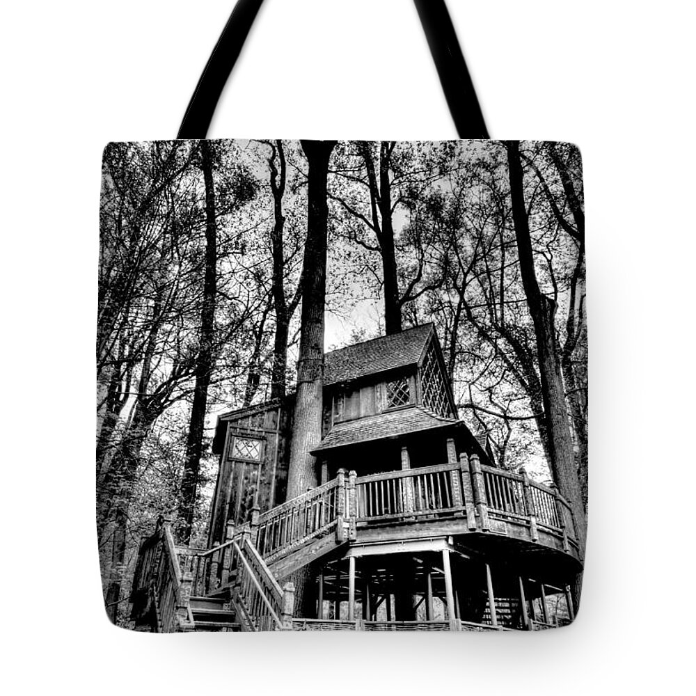 D3-epa-0465-b Tote Bag featuring the photograph My little outhouse by Paul W Faust - Impressions of Light