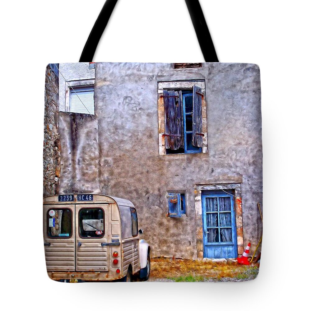 Newel Hunter Tote Bag featuring the photograph Of no consequence by Newel Hunter
