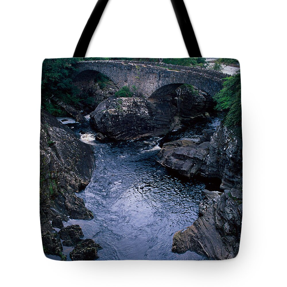 Inbhir Tote Bag featuring the photograph Old Telford Bridge by Riccardo Mottola