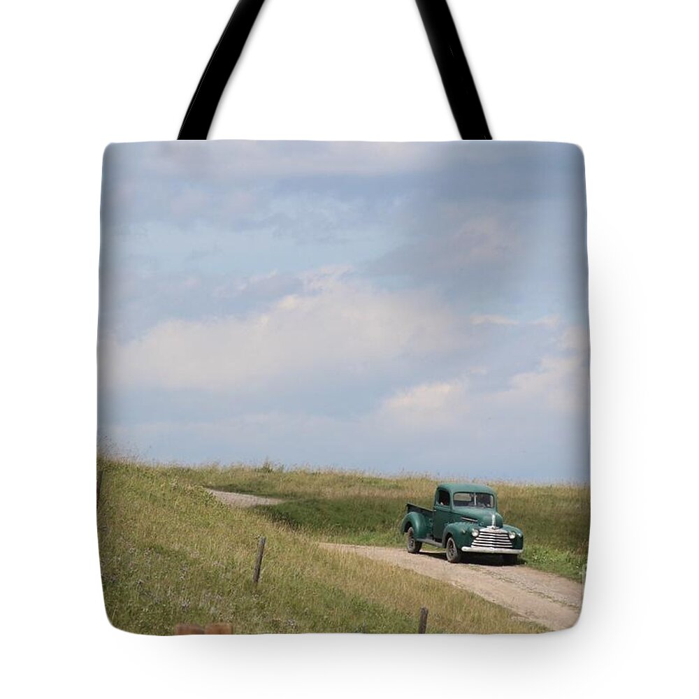 Vintage Tote Bag featuring the photograph Old Truck by Ann E Robson