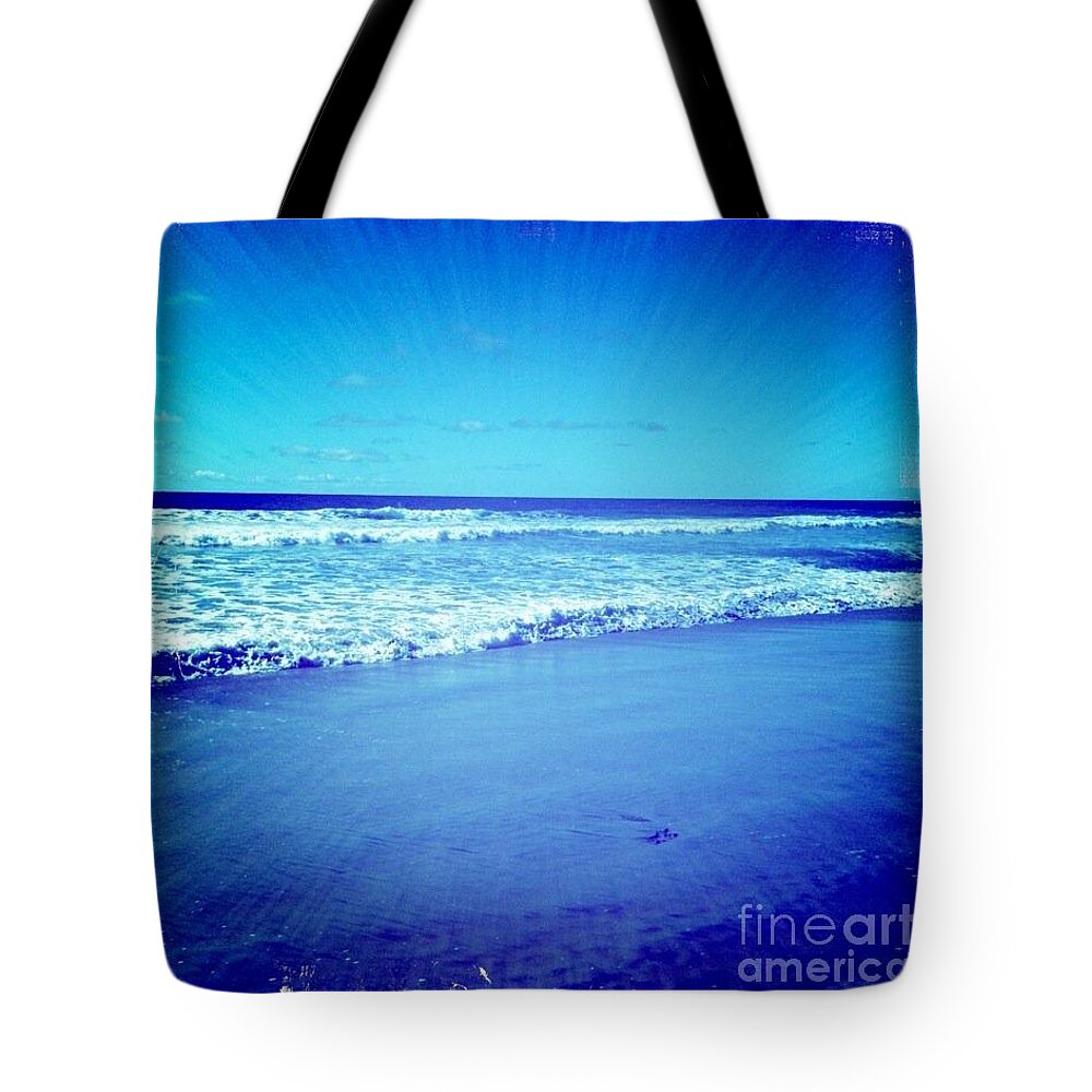 Pacific Ocean Tote Bag featuring the photograph Pacific Rays by Denise Railey