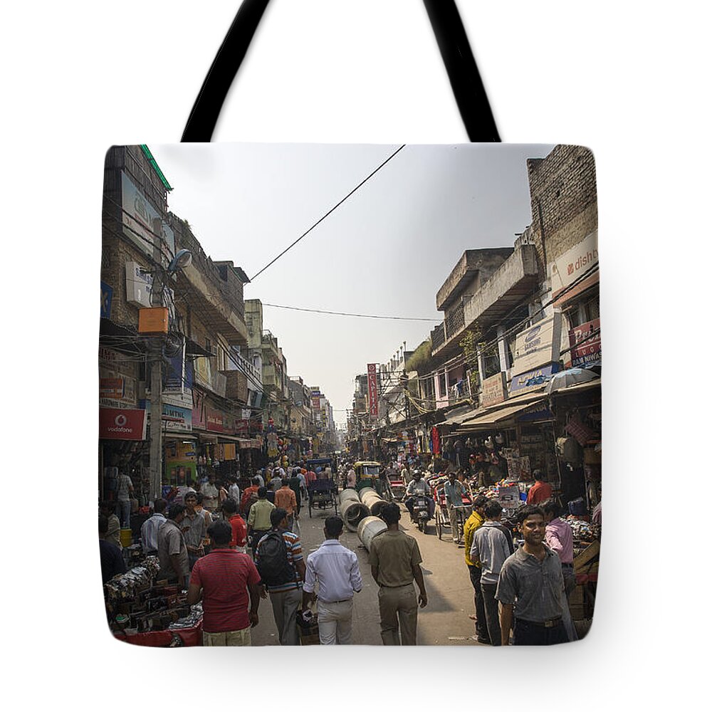 Crowded Tote Bag featuring the photograph Paharganj by Sonny Marcyan
