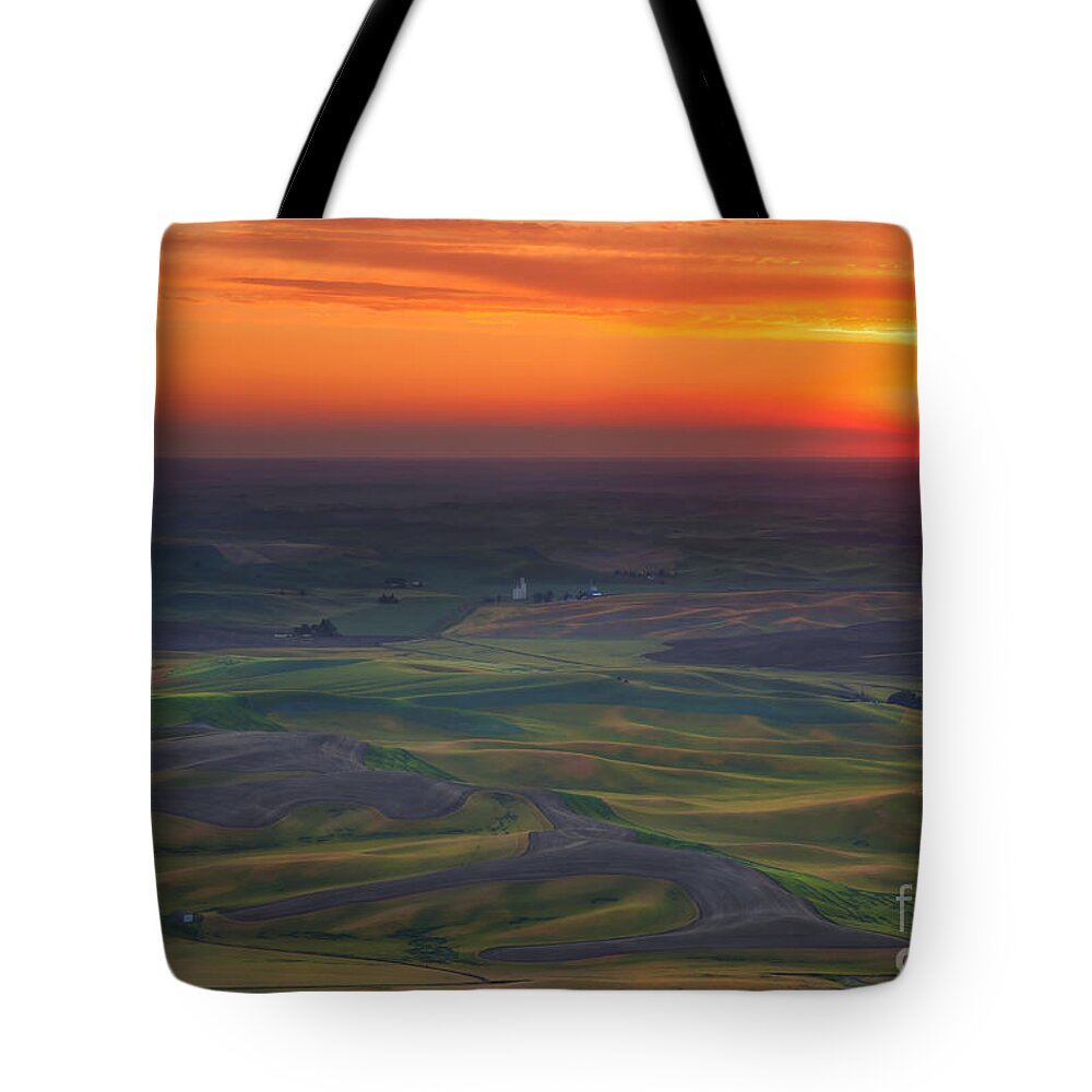 Palouse Tote Bag featuring the photograph Palouse Sunset by Michael Dawson