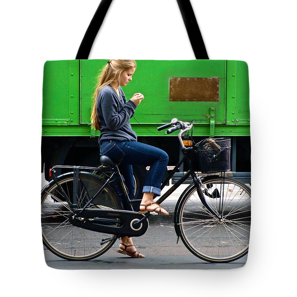 Women Tote Bag featuring the photograph Paris Interlude by Ira Shander