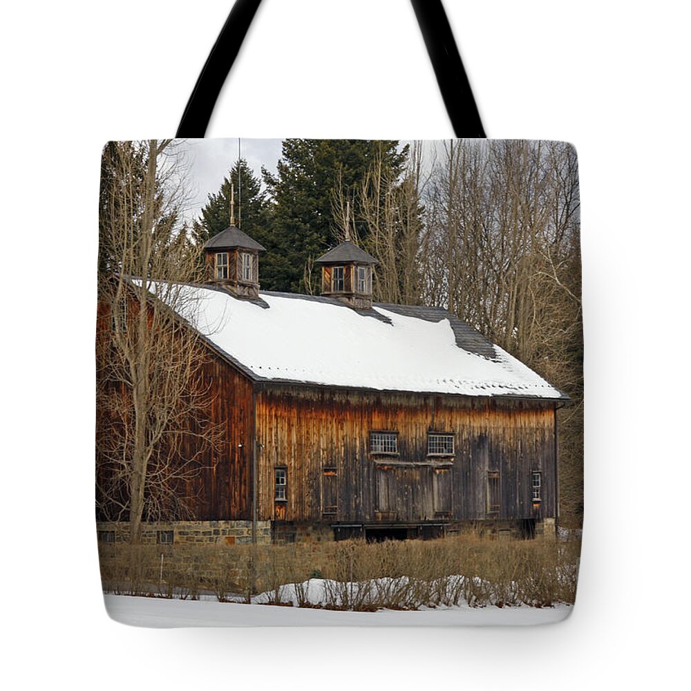 Architecture Tote Bag featuring the photograph Pennsylvania Barn by Marcia Lee Jones