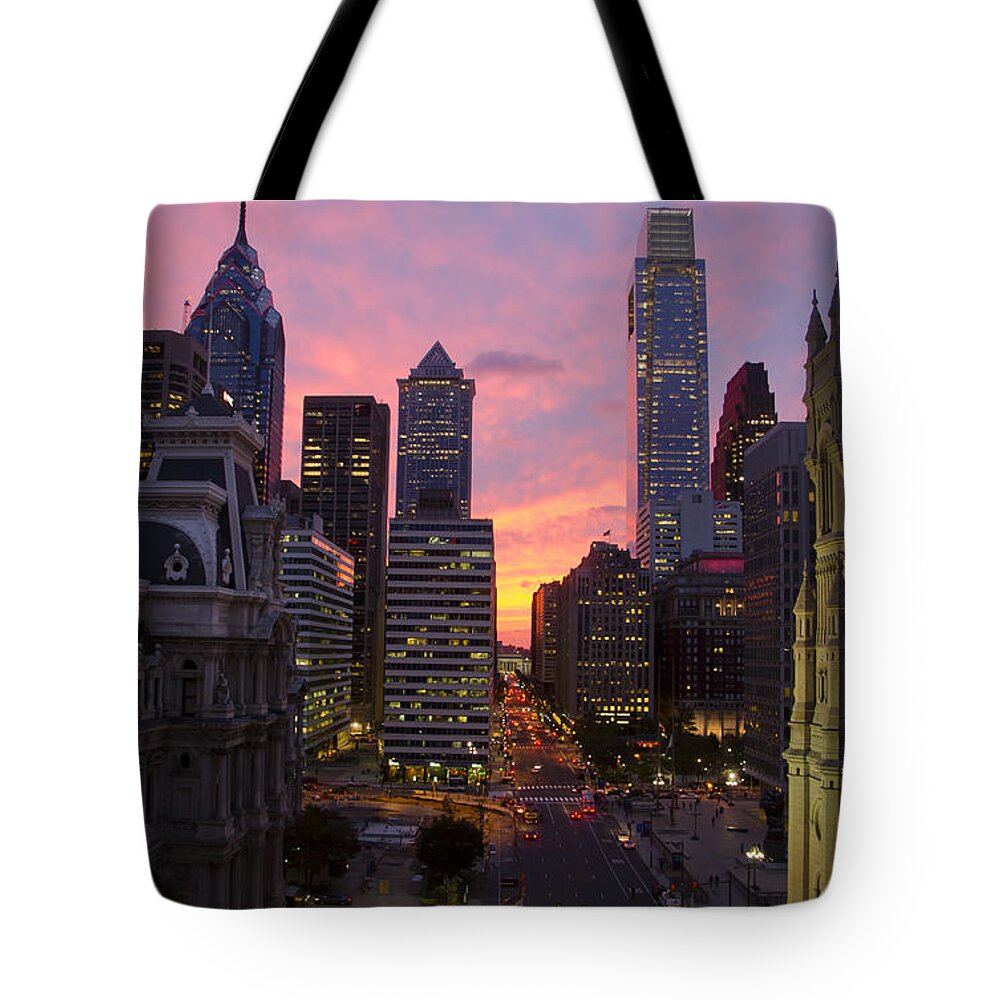 Philadelphia Tote Bag featuring the photograph Philadelphia city center at sunset by Perry Van Munster