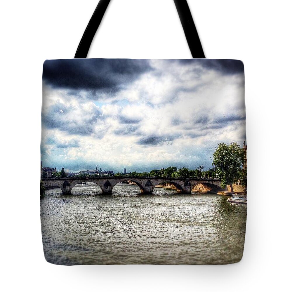 Paris Tote Bag featuring the photograph Pont des arts by Allan Piper