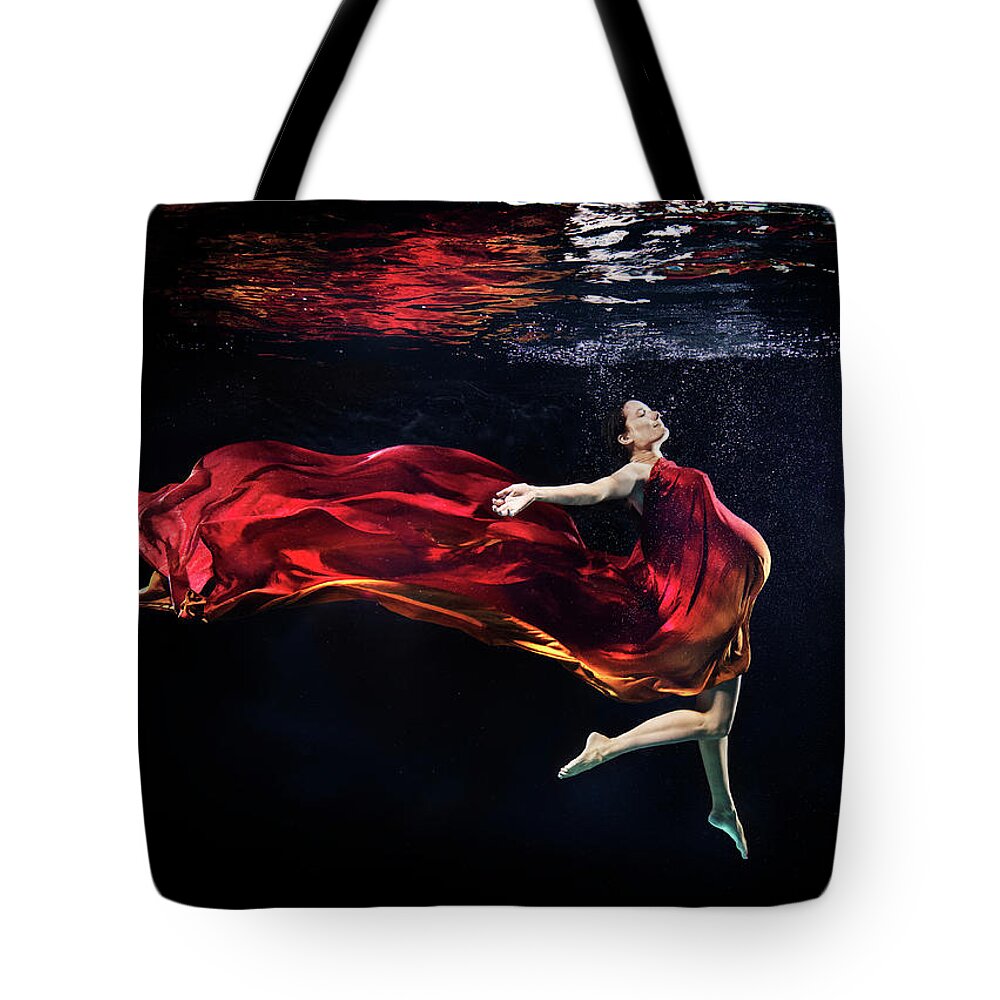 Underwater Tote Bag featuring the photograph Pregnant Woman Under Water by Henrik Sorensen