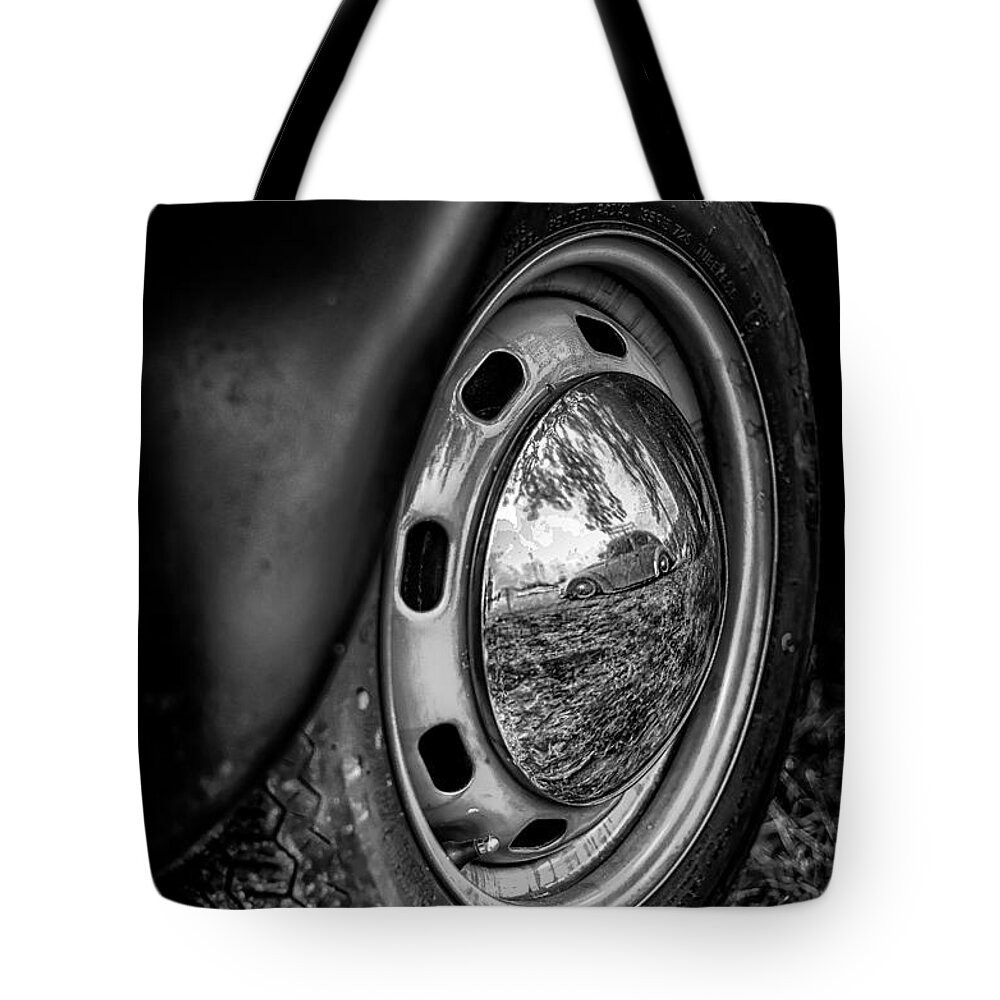 Vw Tote Bag featuring the photograph Presence by Scott Wyatt