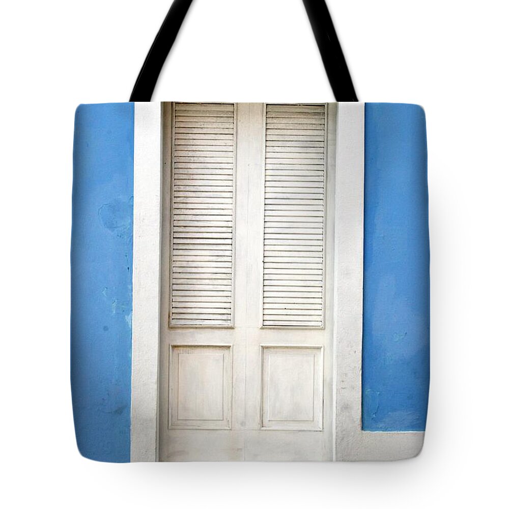 Puerto Rico Tote Bag featuring the photograph Puerta en el Viejo San Juan by Francisco Pulido