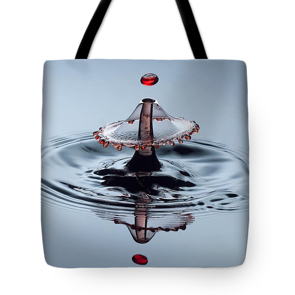 Water Drops Tote Bag featuring the photograph Red And Blue by Vickie Szumigala