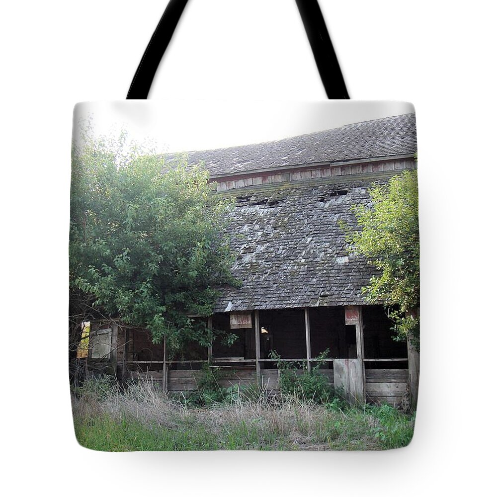 Barn Tote Bag featuring the photograph Retired Barn by Bonfire Photography