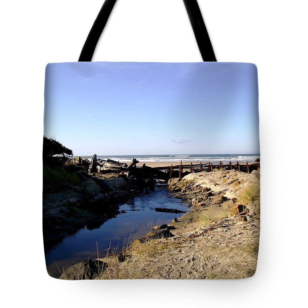 Rockaway Beach Tote Bag featuring the photograph Rockaway Beach by Laureen Murtha Menzl