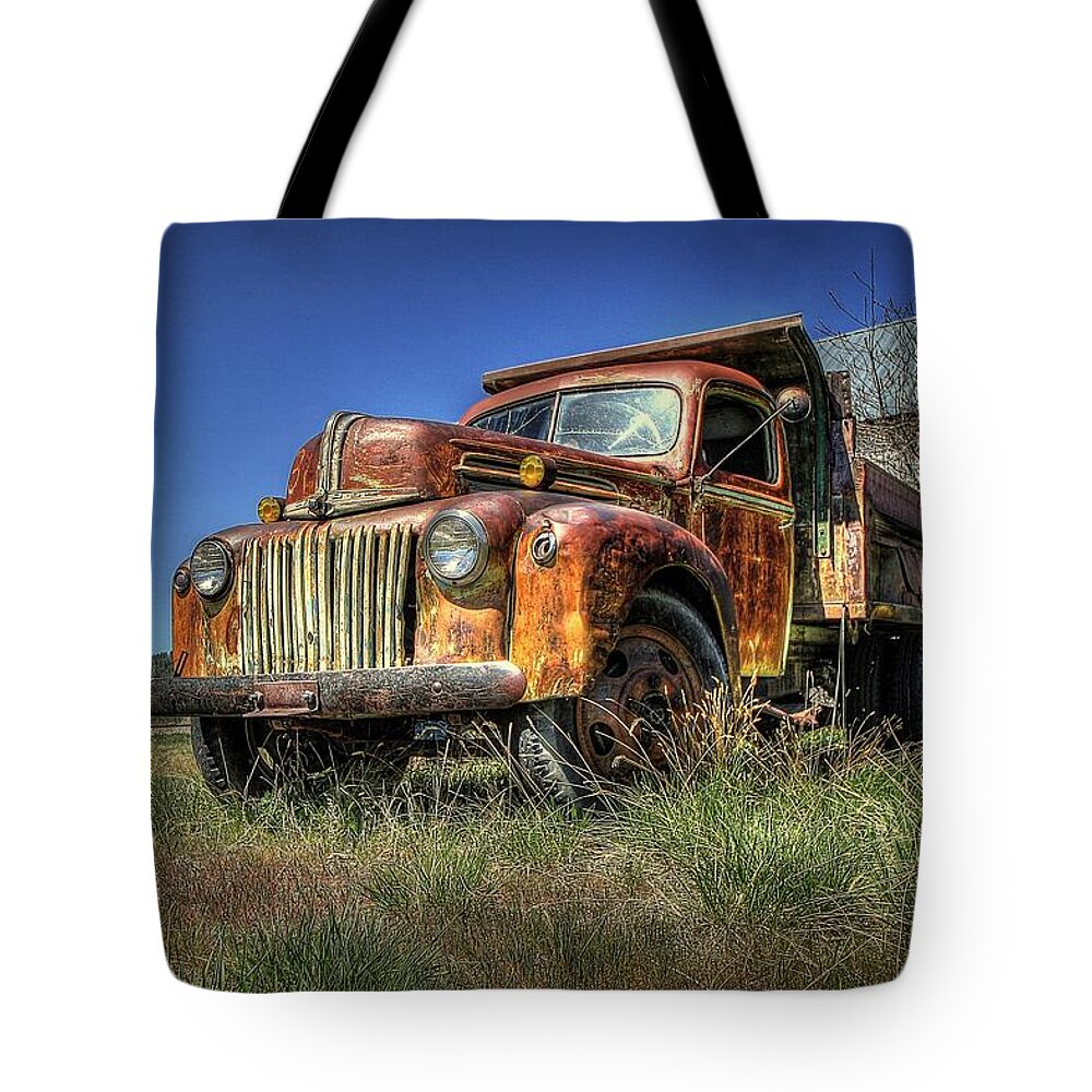 Reed Montana Tote Bag featuring the photograph Rusty Reed by Ryan Smith