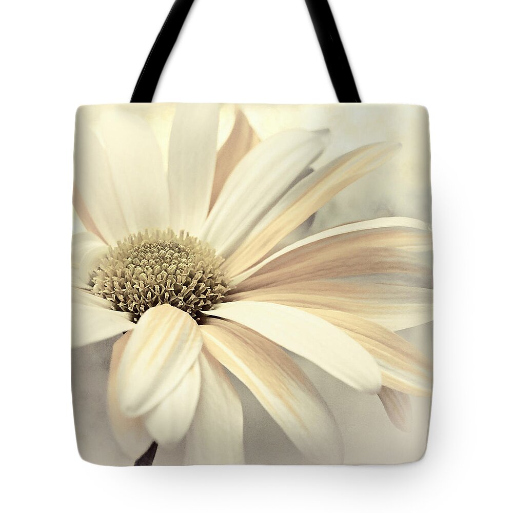 Floral Tote Bag featuring the photograph Sandy Shores by Darlene Kwiatkowski