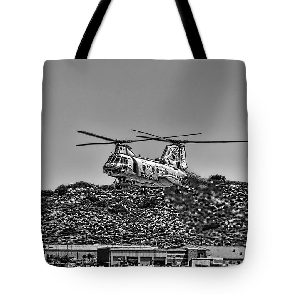 Usmc Tote Bag featuring the photograph Sea Knight USMC by Tommy Anderson