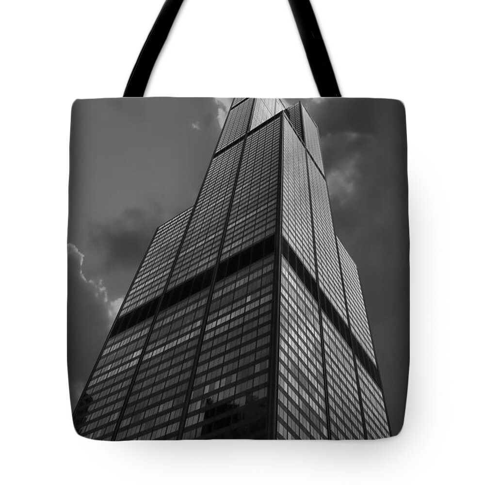 Sears Tower Tote Bag featuring the photograph Sears Willis Tower Black and White 01 by Thomas Woolworth