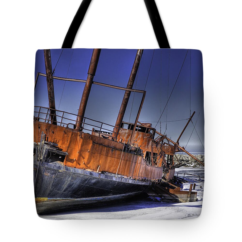 Frozen In Ice Tote Bag featuring the photograph Ship Wreck Grande Hermine Lake Ontario Jordan Station by Peter V Quenter