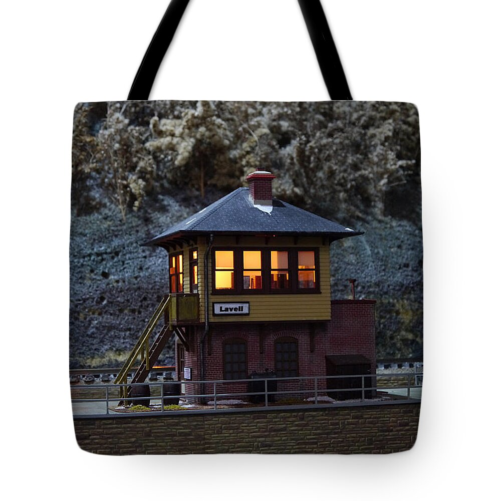 Small Tote Bag featuring the photograph Small World - Lavell Junction by Richard Reeve