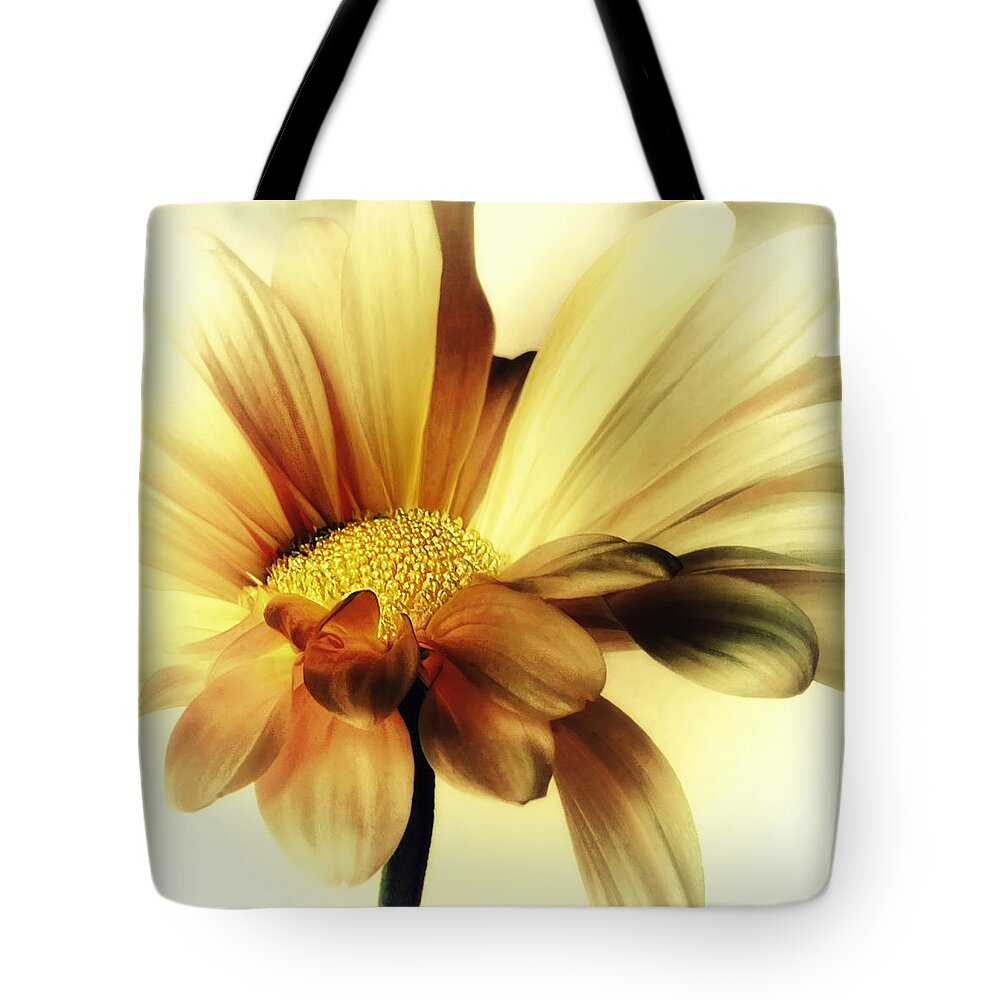 Floral Tote Bag featuring the photograph Some Like It Hot by Darlene Kwiatkowski