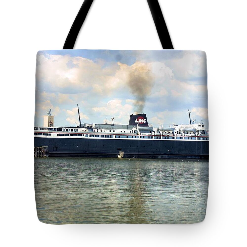 Badger Tote Bag featuring the photograph SS Badger by Bill Richards