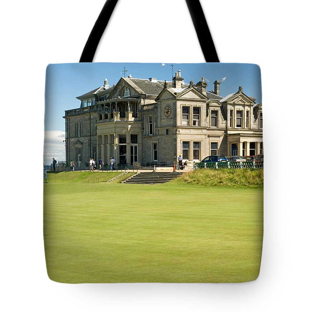  St. Andrews Tote Bag featuring the photograph St Andrews Final Green and Clubhouse by Jeremy Voisey