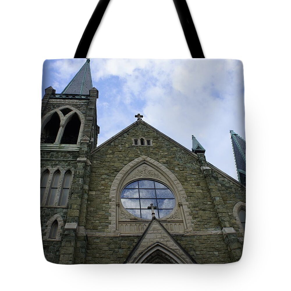 Staunton Virginia Tote Bag featuring the photograph Staunton Beauty by Laurie Perry