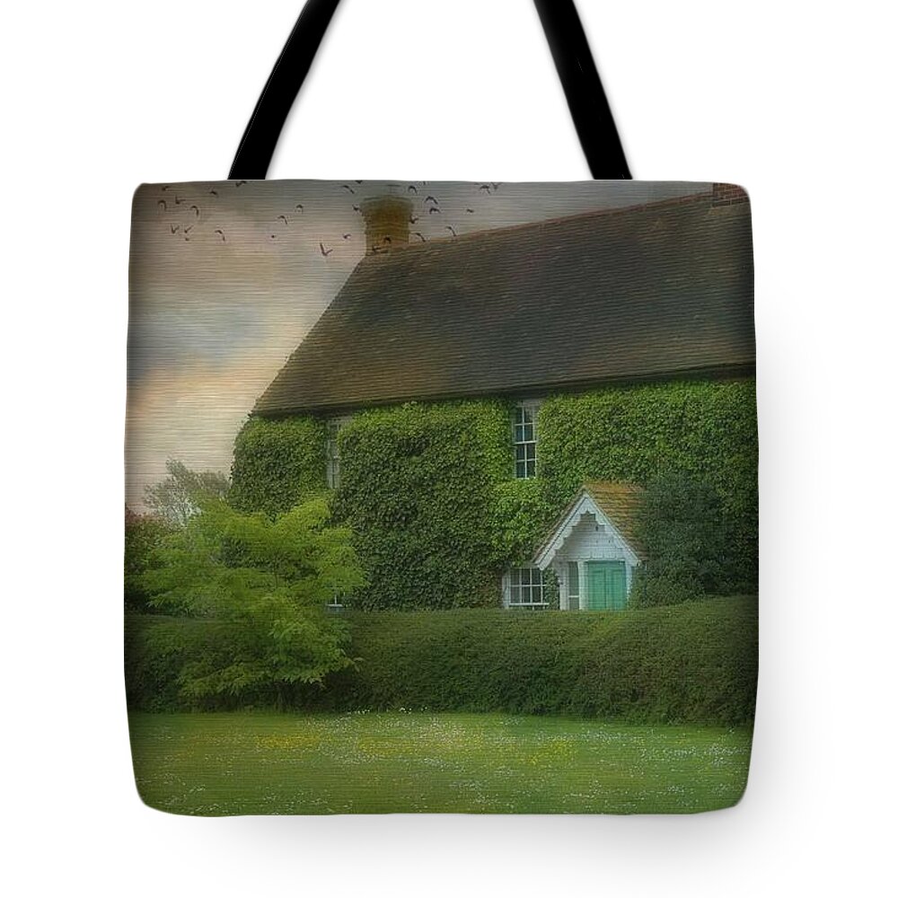 House Tote Bag featuring the photograph Stodmarsh House by Fran J Scott