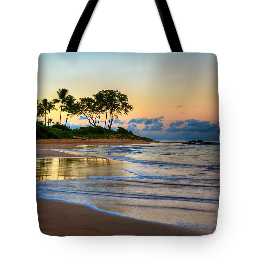 Sunrise Tote Bag featuring the photograph Sunrise Keawakapu Beach by Kelly Wade