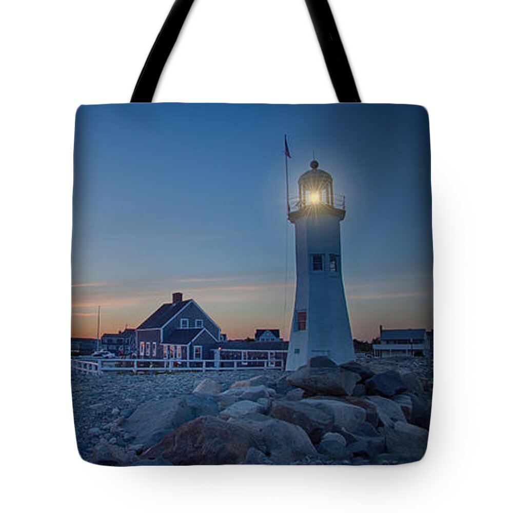 Scituate Lighthouse Tote Bag featuring the photograph Sunset at Scituate light by Jeff Folger