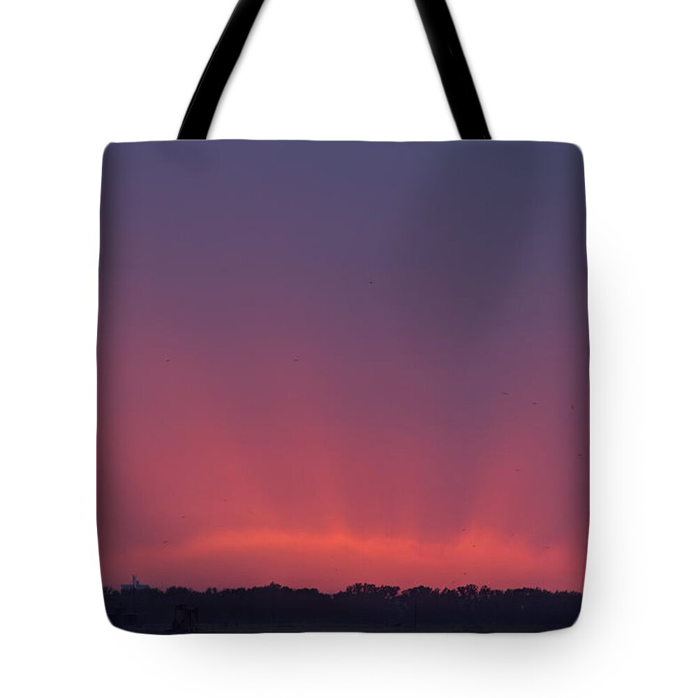 Kansas Tote Bag featuring the photograph Sunset beams by Rob Graham