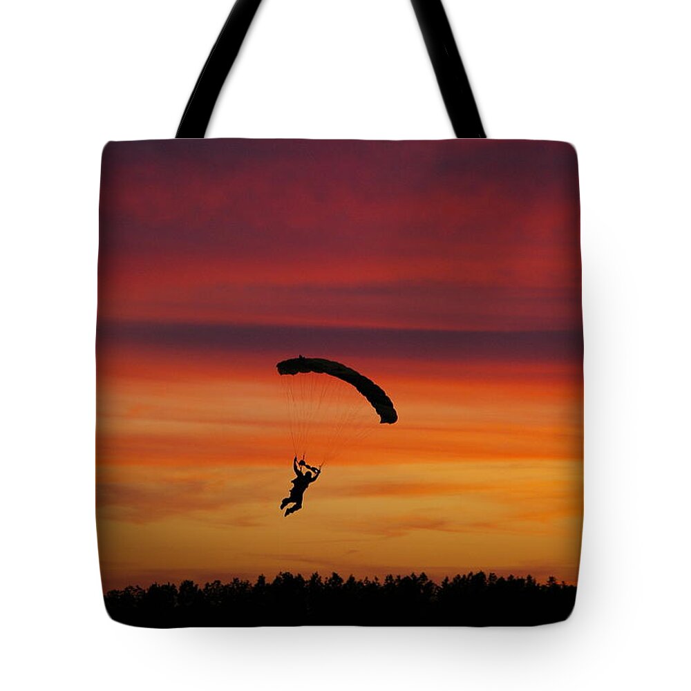 Skydiving Tote Bag featuring the photograph Sunset Landing by Tannis Baldwin