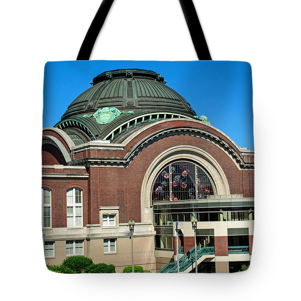 Tacoma Tote Bag featuring the photograph Tacoma Court House at Union Station by Tikvah's Hope