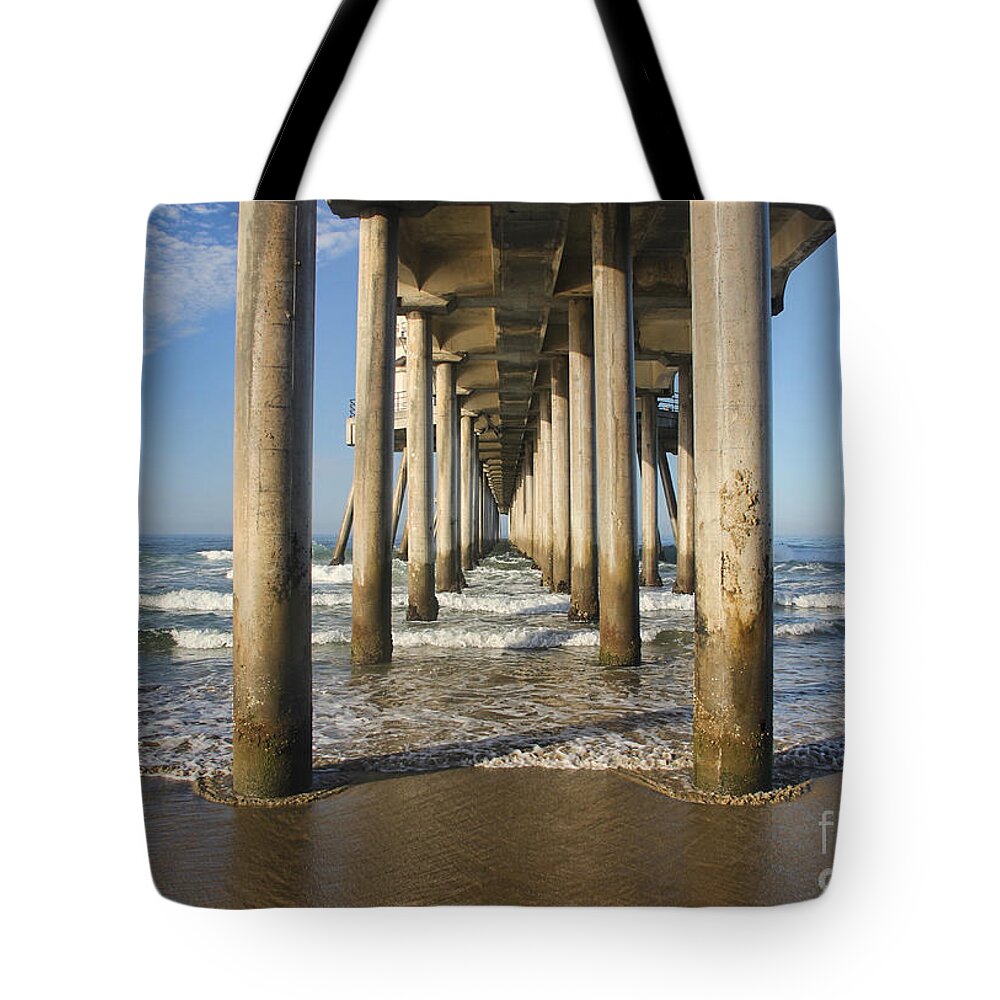 Ocean Tote Bag featuring the photograph Take a break by Tammy Espino