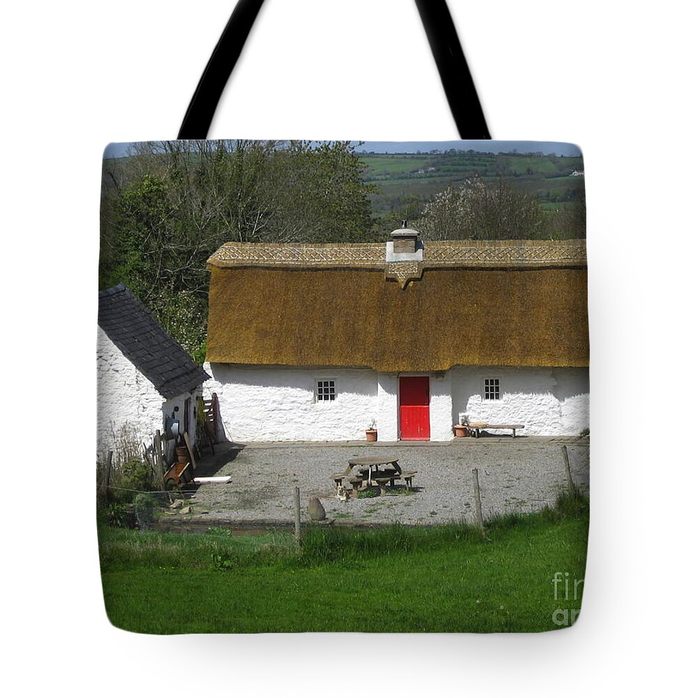 Ireland Thatched Cottage Tote Bag featuring the photograph Thatched Cottage by Suzanne Oesterling