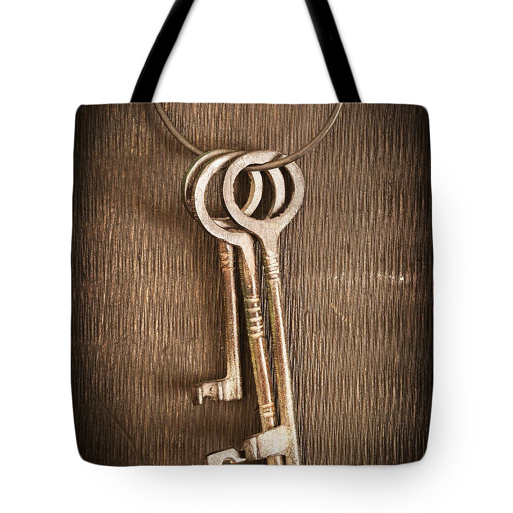 Keys Tote Bag featuring the photograph The Keys by Edward Fielding
