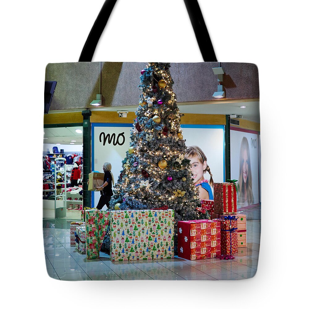 Atlantic Ocean Tote Bag featuring the photograph The Move The Look by Jouko Lehto