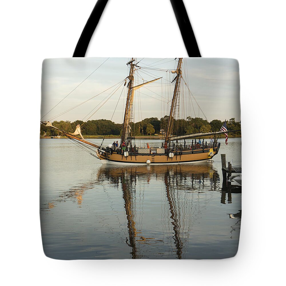 eastern Shore Tote Bag featuring the photograph The schooner Sultana at Chestertown Maryland by William Kuta