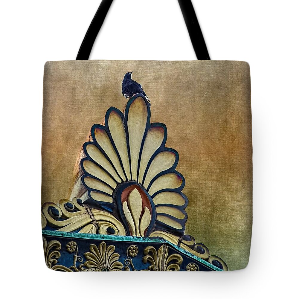 Crow Tote Bag featuring the photograph Thespian Crow by Melissa Bittinger