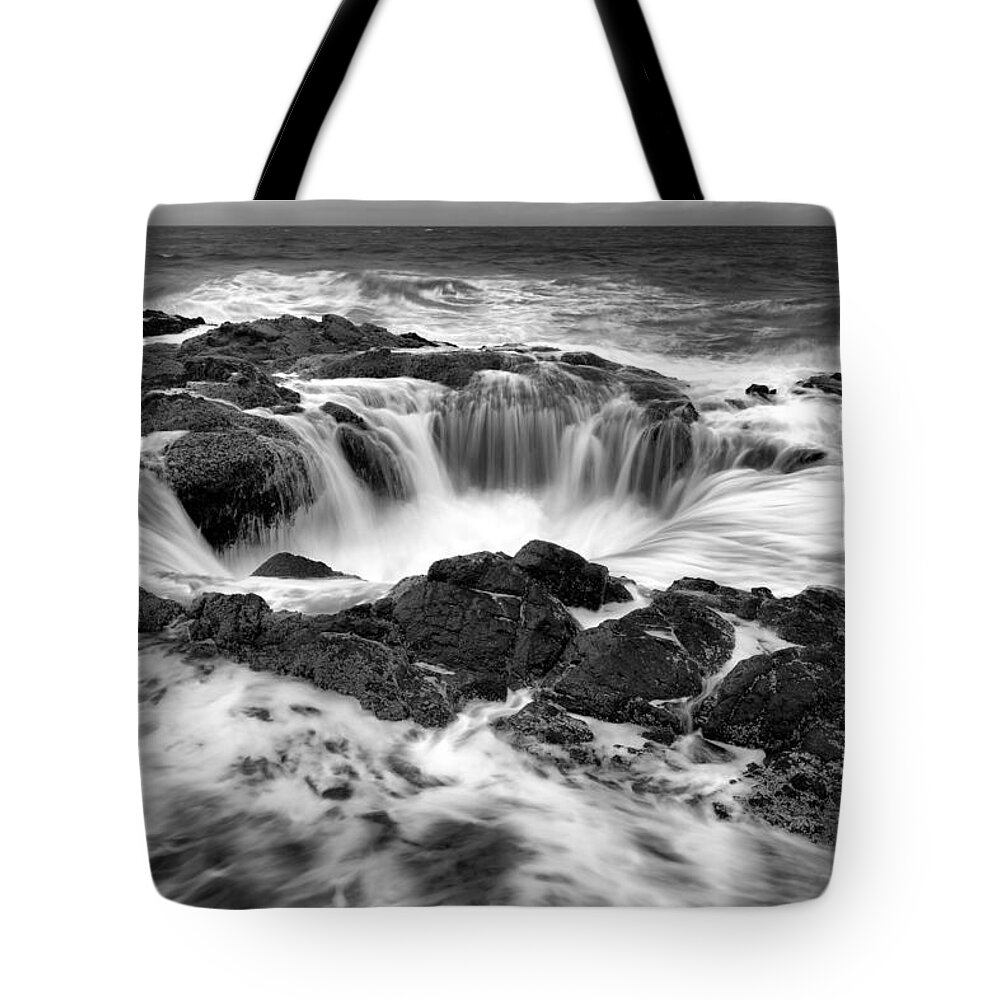 Seascape Tote Bag featuring the photograph Thor's Well Monochrome by Robert Bynum