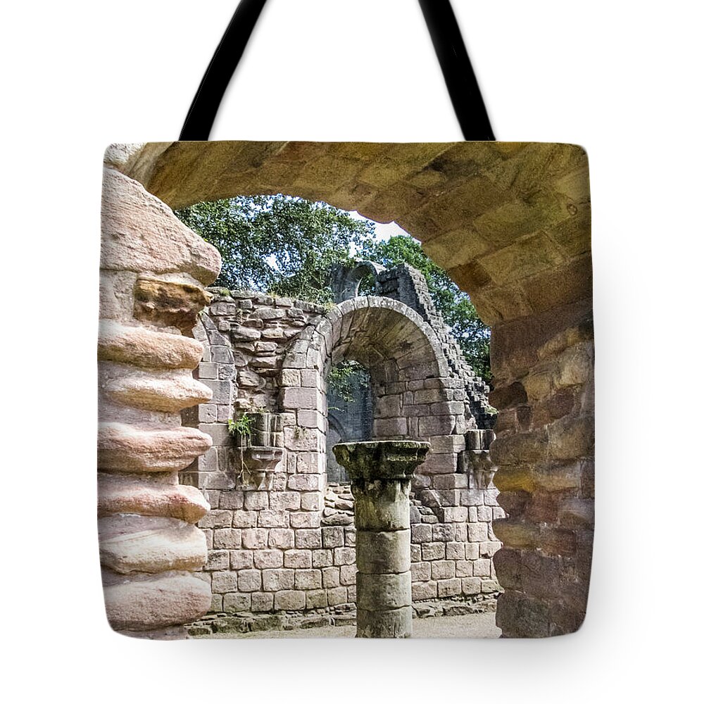 Arches Tote Bag featuring the photograph Through the Arch by Sue Leonard