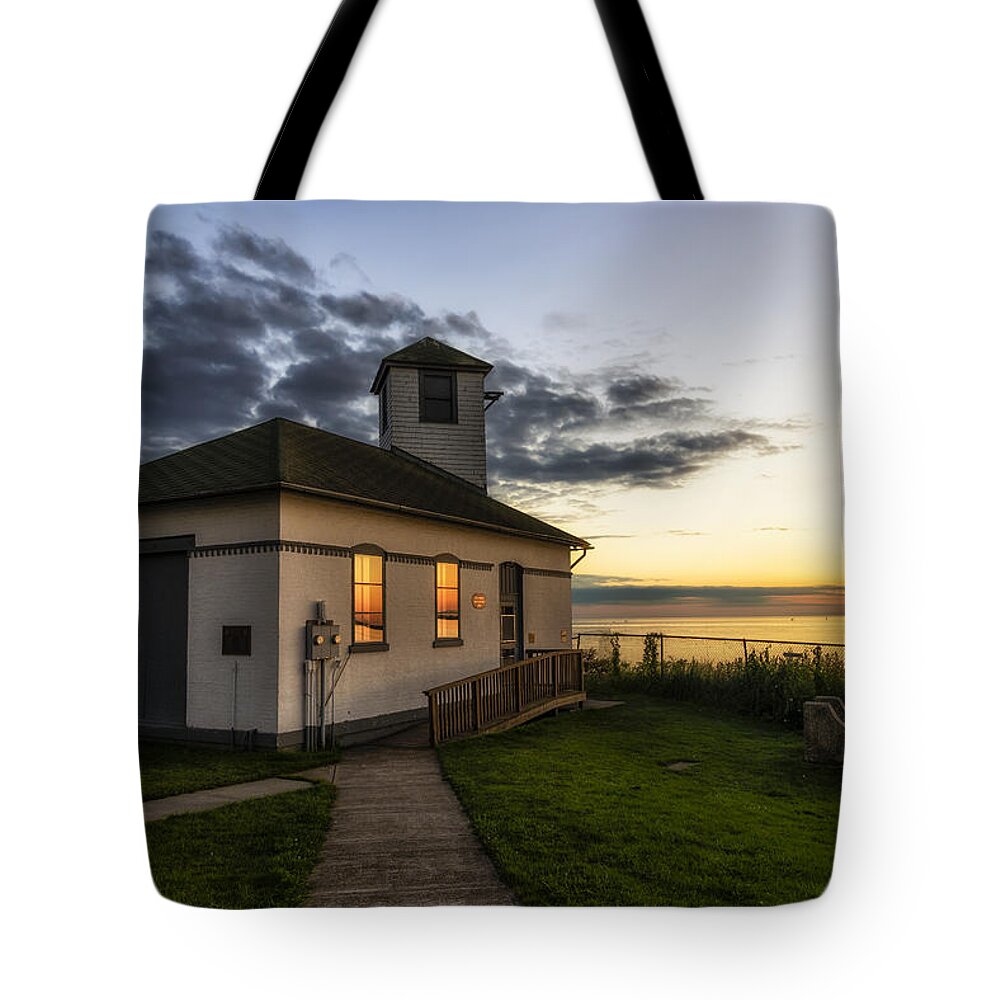 Tibbetts Point Foghorn Building Tote Bag featuring the photograph Tibbetts Point Fog Horn Building by Mark Papke