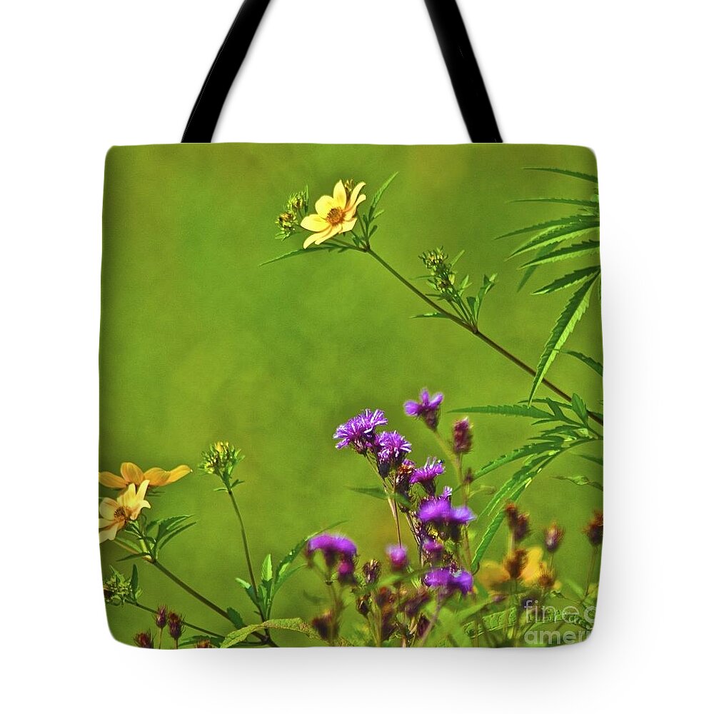 Flowers Tote Bag featuring the photograph Totally Wild by Tracy Rice Frame Of Mind