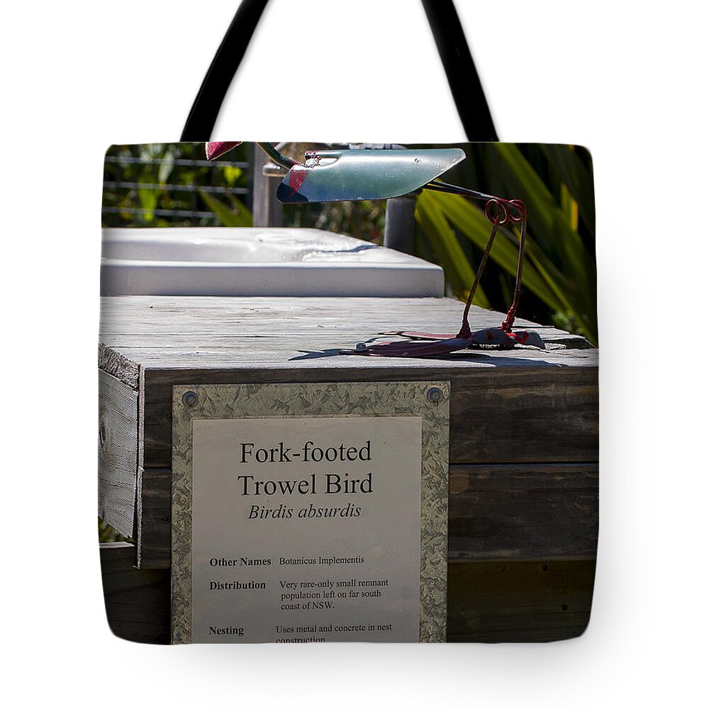 Animal Tote Bag featuring the photograph Trowel Bird by Steven Ralser