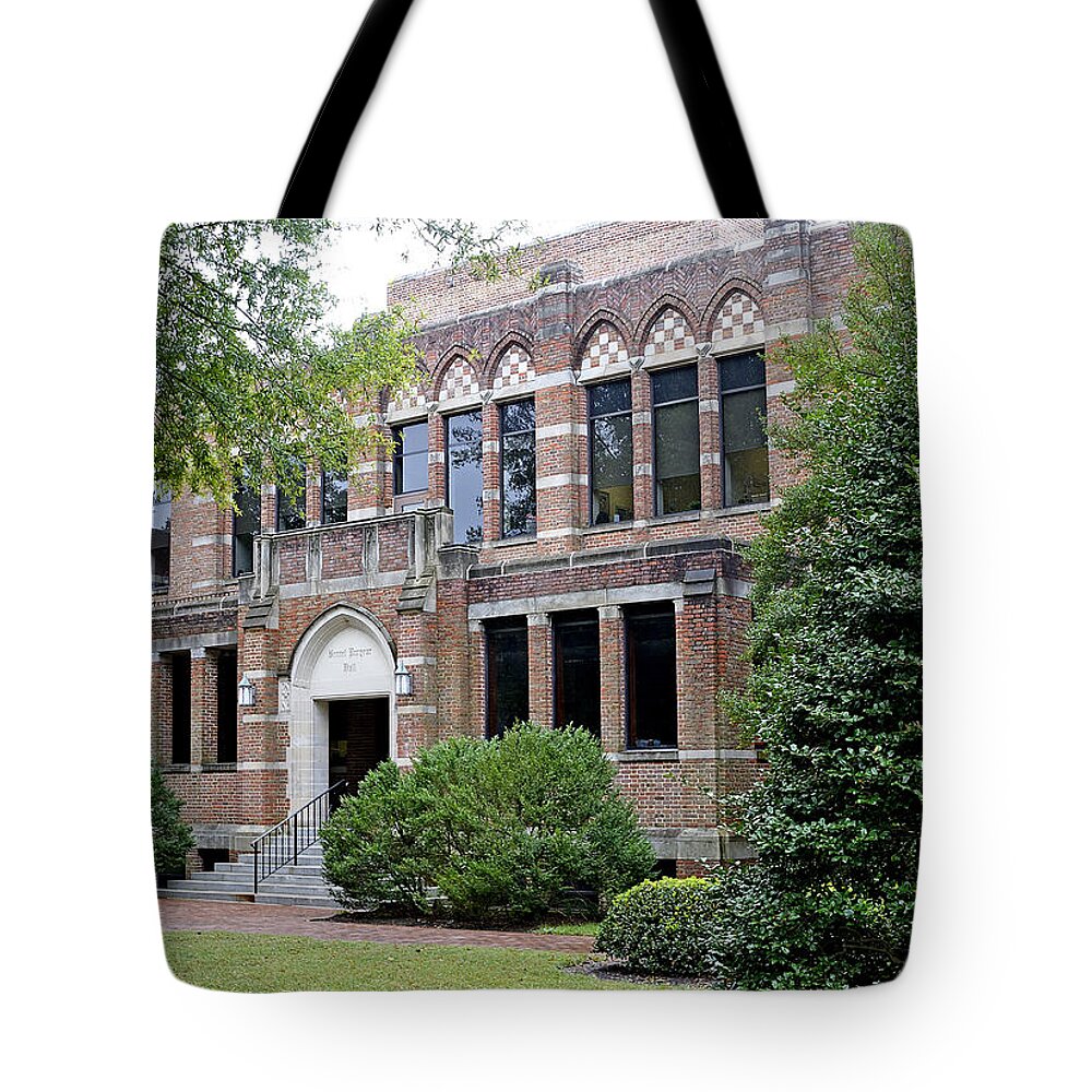 university Of Richmond Tote Bag featuring the photograph University of Richmond - Gumenick Quadrangle by Brendan Reals