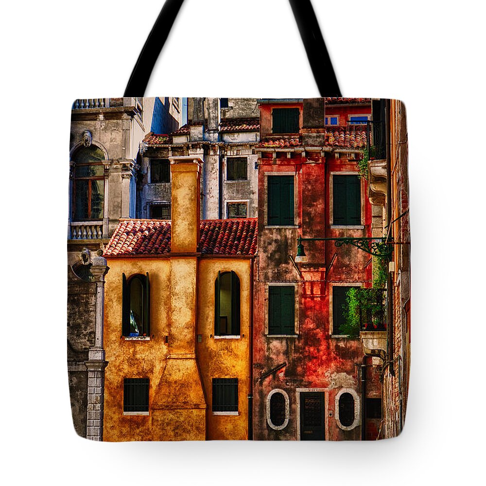 Venice Tote Bag featuring the photograph Venice Homes by Jerry Fornarotto