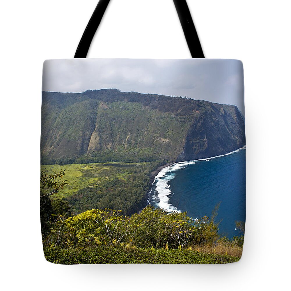 Water Tote Bag featuring the photograph Waipio Valley by Christie Kowalski