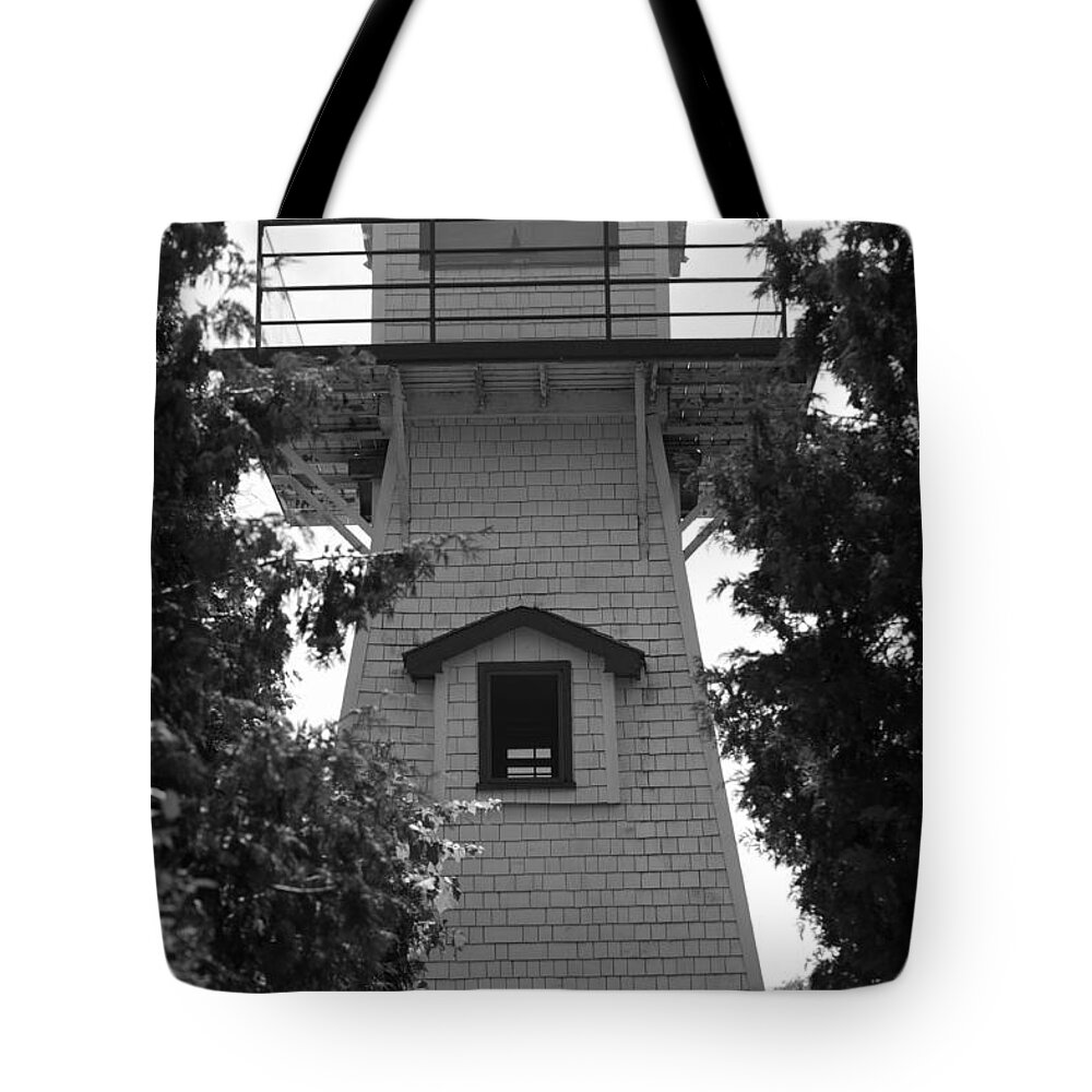Lighthouse Tote Bag featuring the photograph Wasaga Beach Lighthouse by Elaine Mikkelstrup
