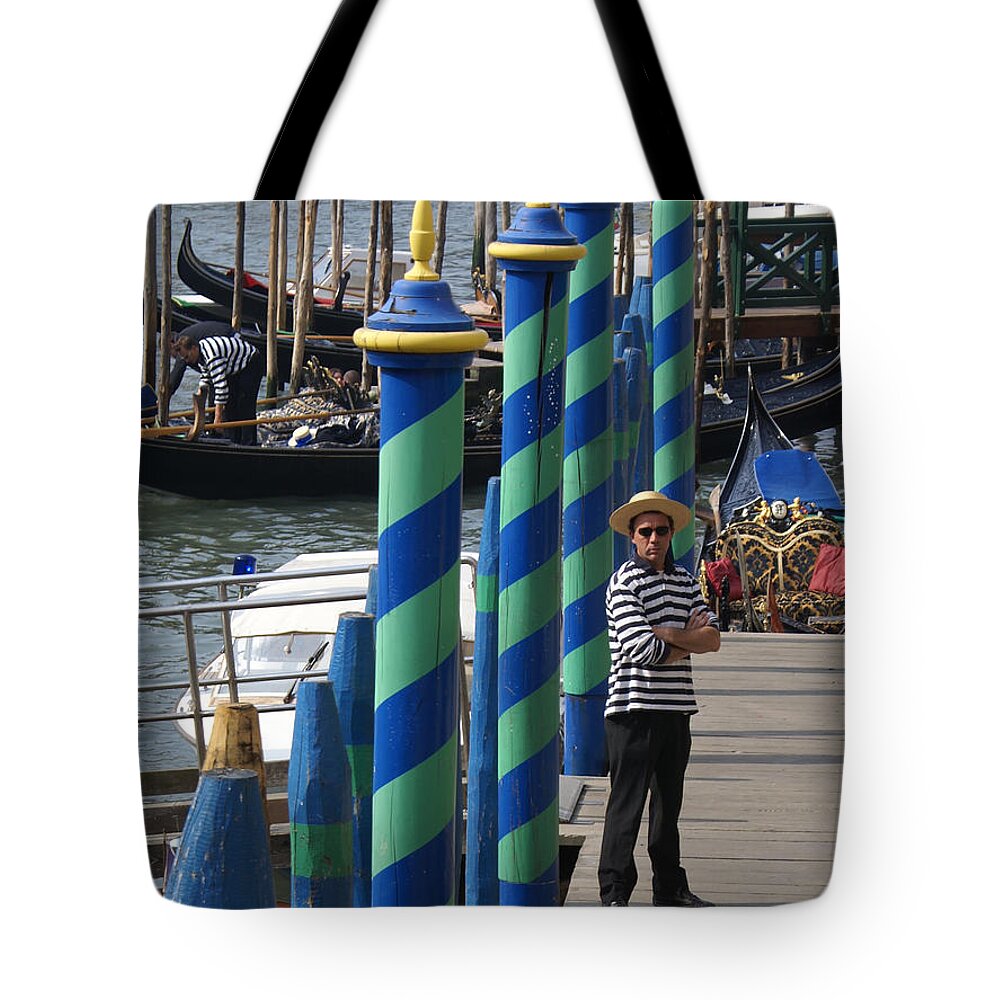Gondoliern Gonola Tote Bag featuring the photograph Watching you watching me by Ron Harpham